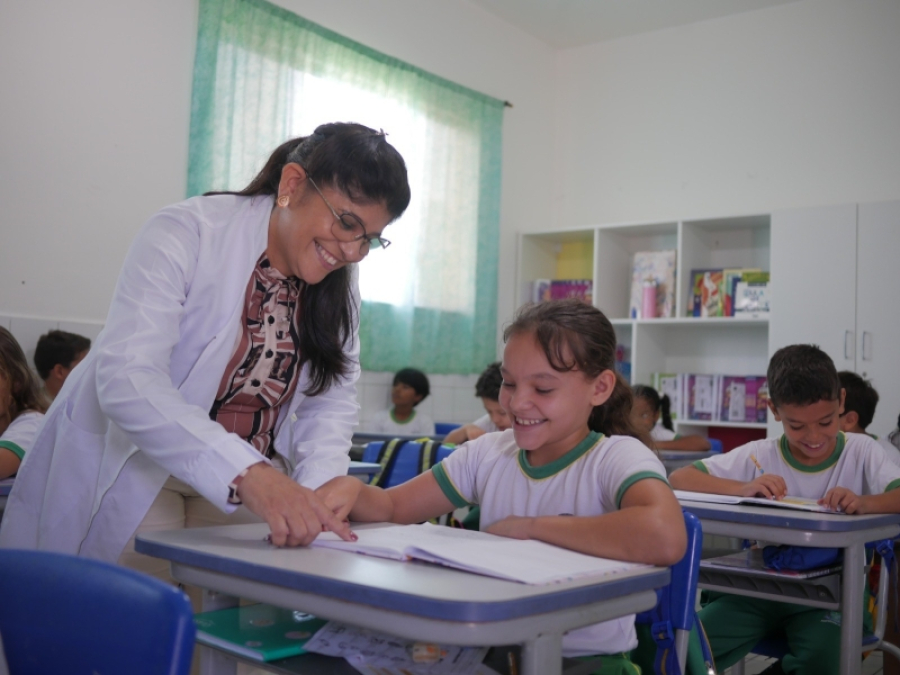 Educação de Sinop se destaca nos 100 primeiros dias de gestão com obras, kits escolares e premiações