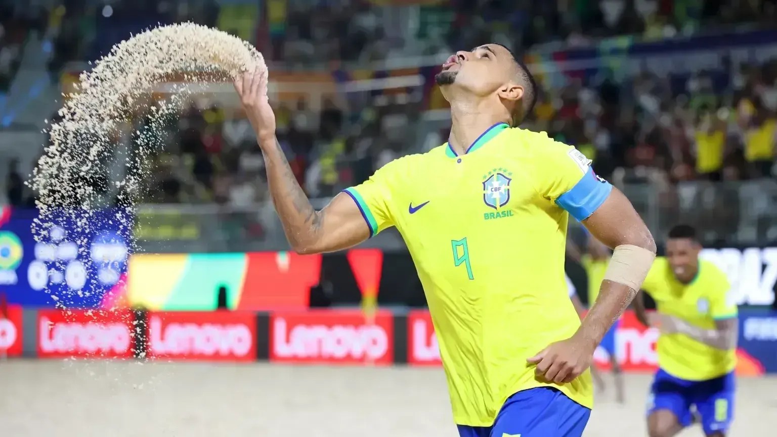 Brasil estreia com vitória na Copa do Mundo de futebol de areia