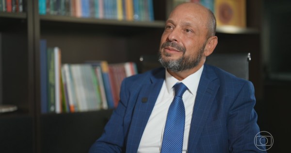 Presidente do INSS diz que ressarcimento de aposentados e pensionistas será feito 'via benefício'