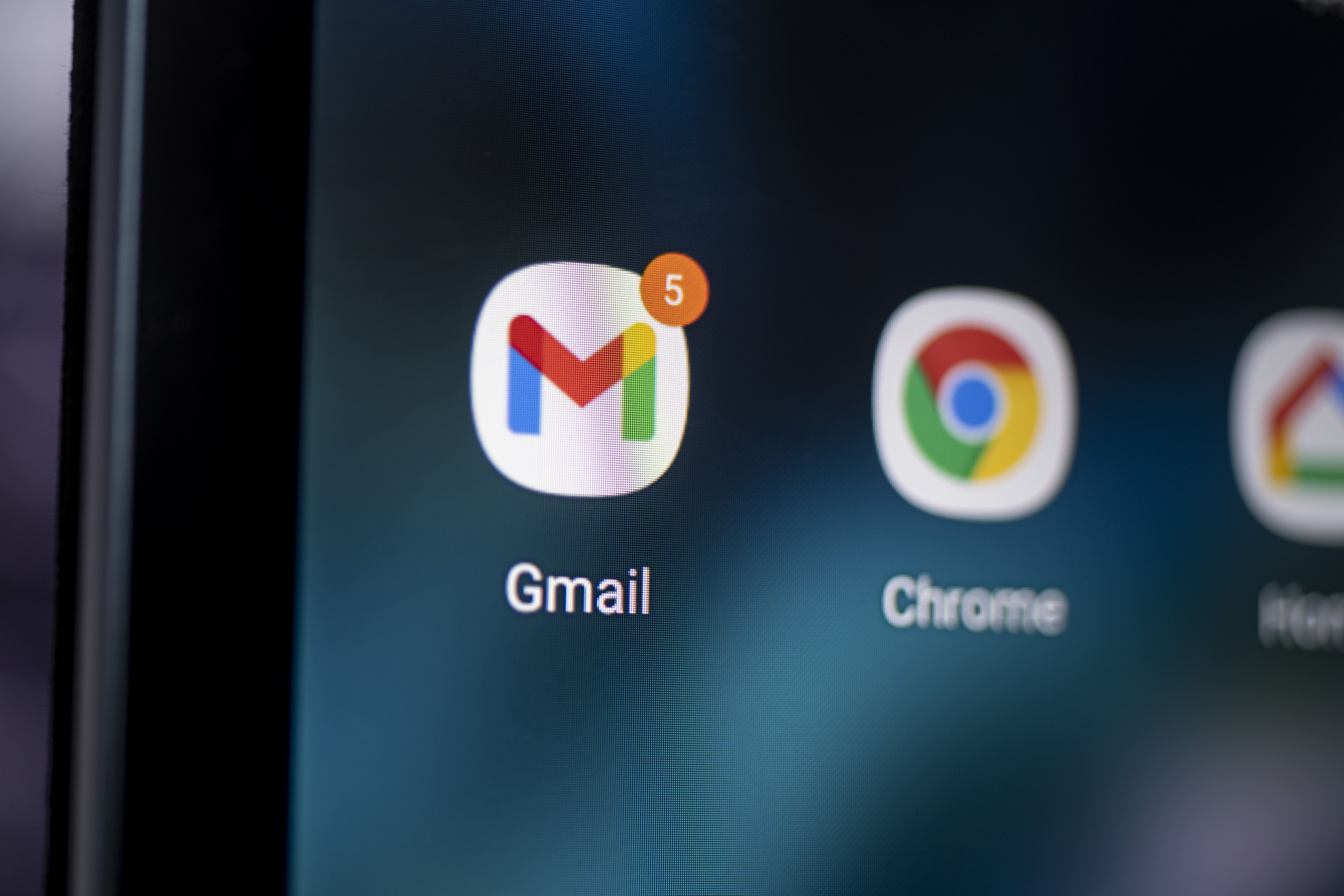 Google passa a usar IA para identificar sites fraudulentos no Chrome