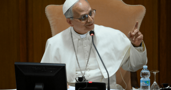 Papa Leão XIV explica que escolheu seu nome por seu compromisso com as causas sociais