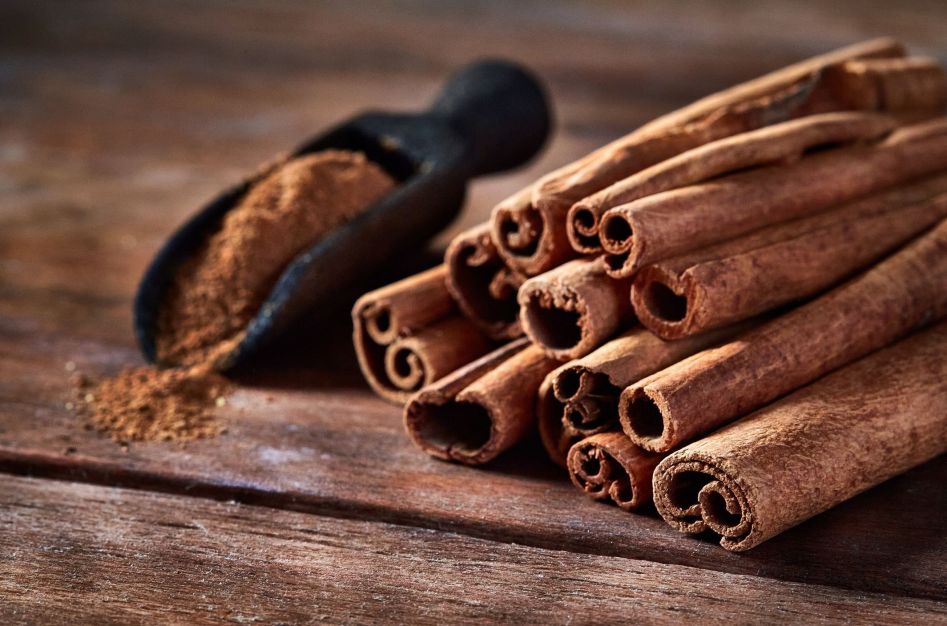 Canela pode interferir no efeito de medicamentos, de acordo novo estudo