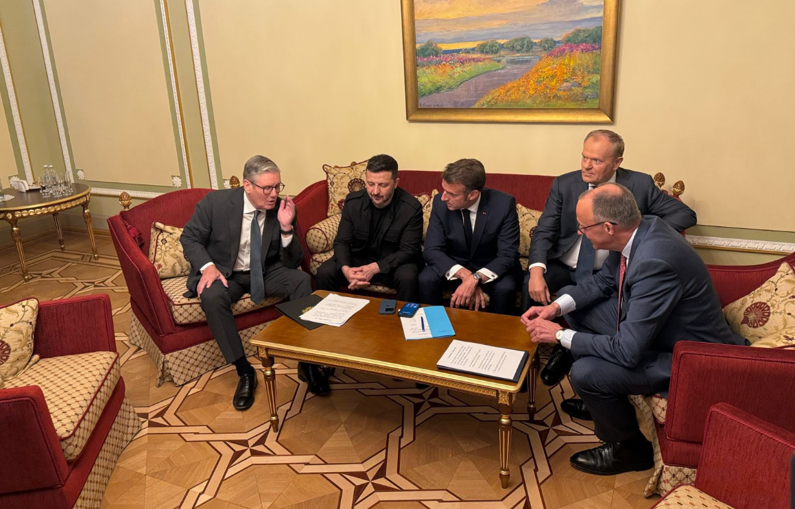 Líderes europeus se reúnem com Zelensky em Kiev e pedem cessar-fogo