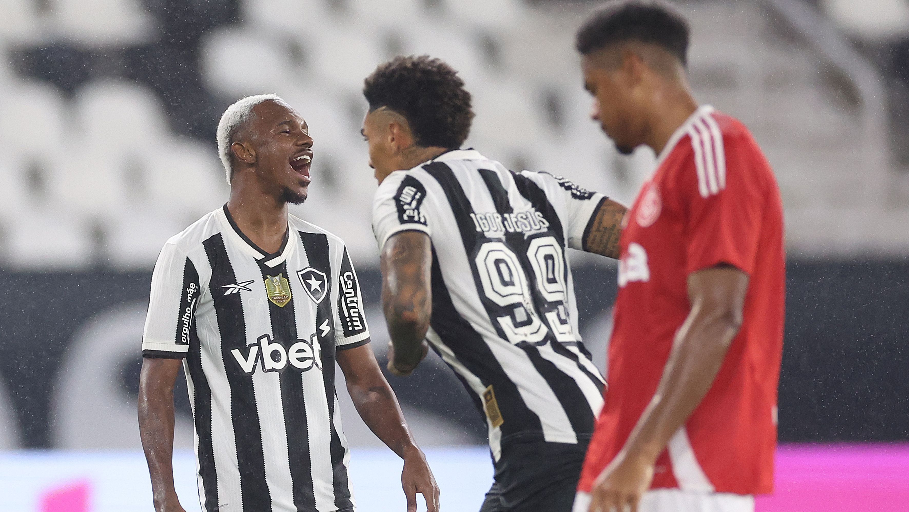 Com golaços, Botafogo atropela Internacional pelo Brasileirão